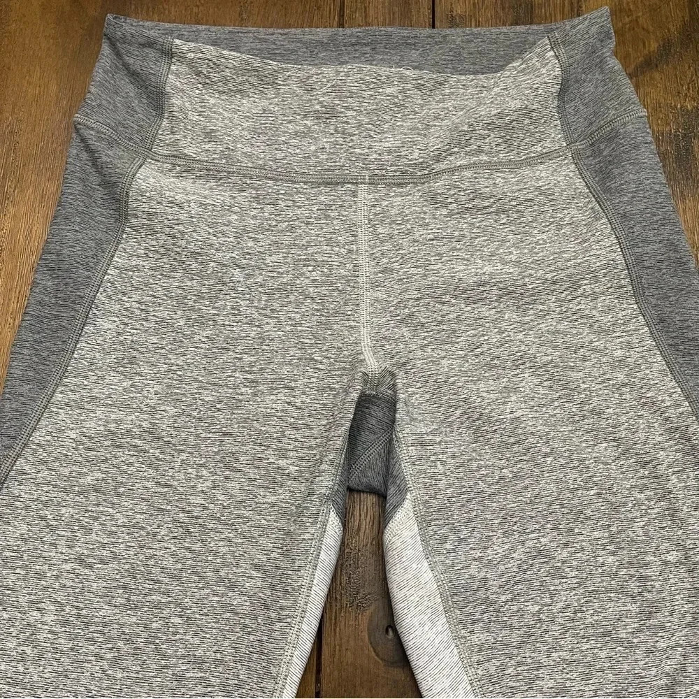 EUC Outdoor Voices activewear leggings. Multi-tone gray color. Size Medium. - Picture 5 of 8